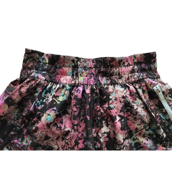 Lululemon Women's Tracker Low-Rise Lined Short 4" Red Multicolor Shorts Size 4 - Picture 3 of 14